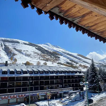 Les 2 Alpes 112 Metres 14 Personnes Remontees A Pied Les Deux Alpes